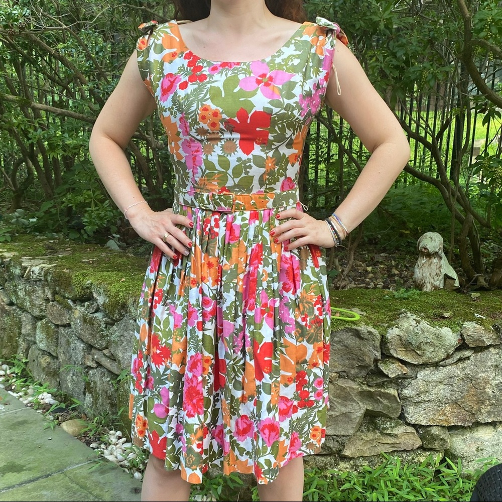 Amazing 1950/60’s Vtg A-Line Floral Dress w Belt
